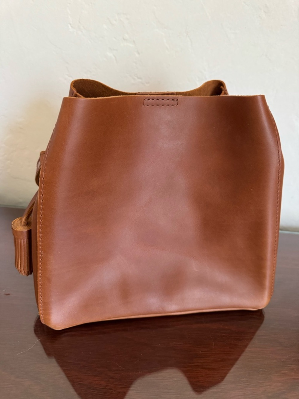 Butterfly Bucket Bag in Honey Leather Crossbody with Tassel and matching wallet - Picture 4 of 8